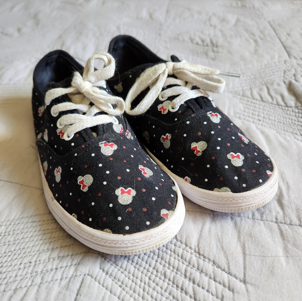 Minnie Mouse shoes